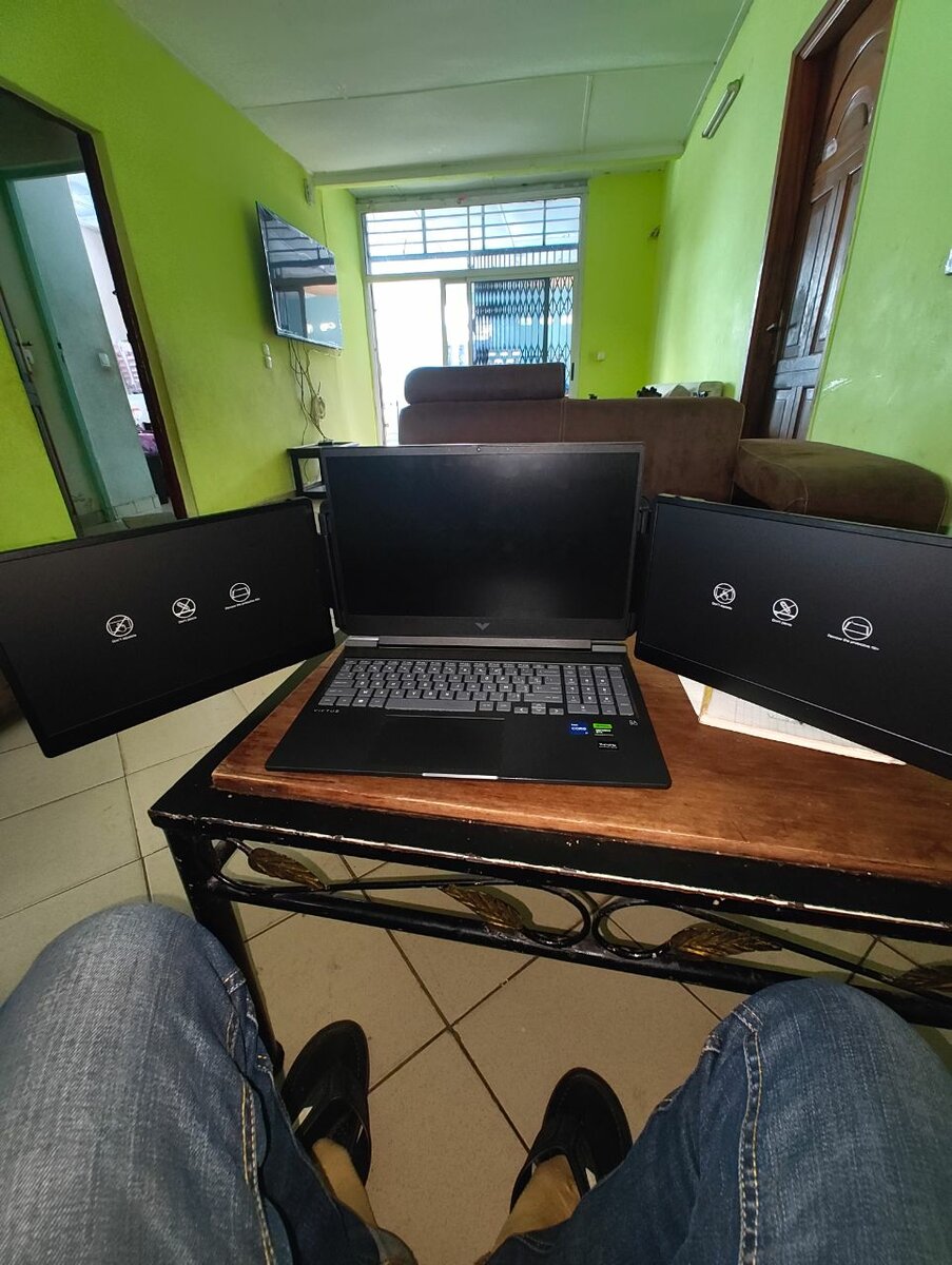 Écran triple portable pour ordinateur