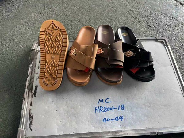 Sandales plates pour homme en cuir