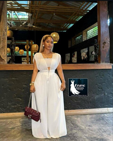 Combinaison longue blanche élégante pour femmes