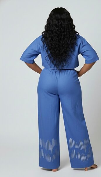 Ensemble bleu élégant