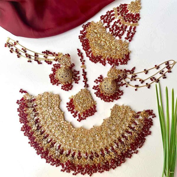 Ladies 3pc weddings set Nackless bindi topas