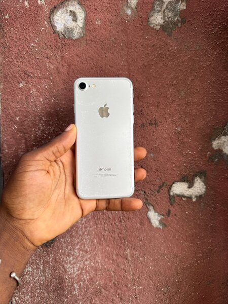 iPhone 7 argent 32GB