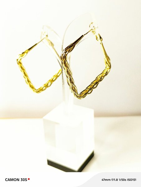 Boucles d'oreilles carrées dorées