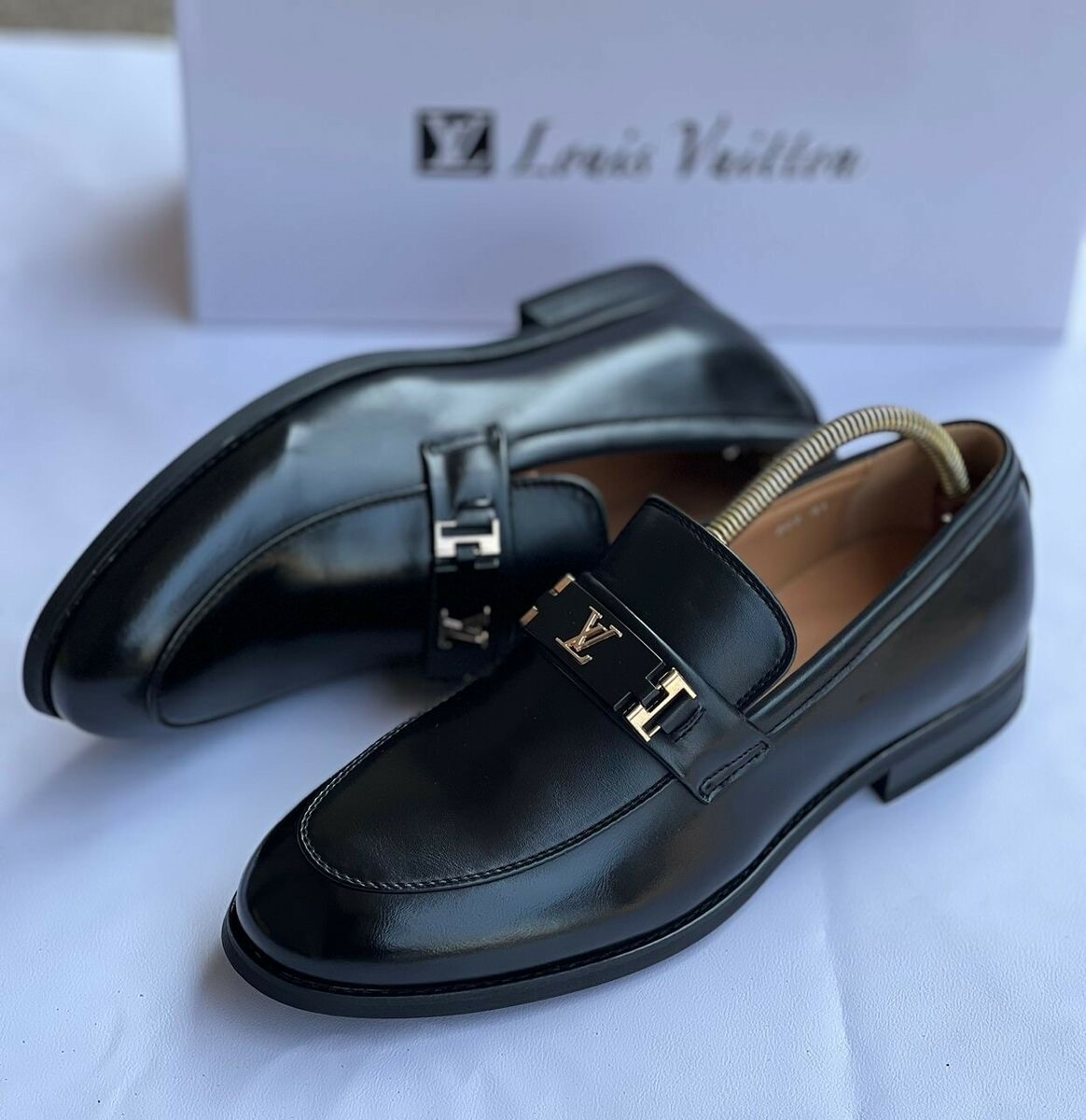 LOUIS VUITTON EXECUTIVE SHOE