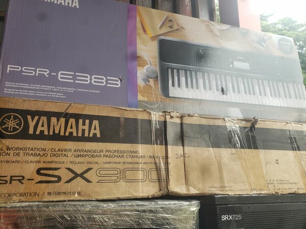 Yamaha PSR-E383 Keyboard
