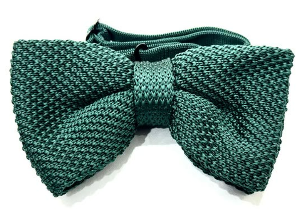 KNITTED BOWTIES
