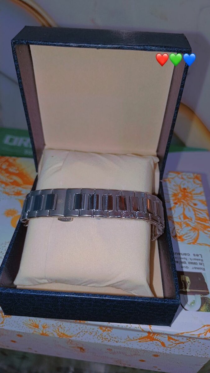 Montre élégante en acier inoxydable