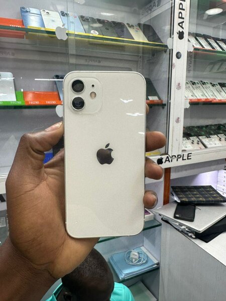 iPhone 12 64giga sans Face ID