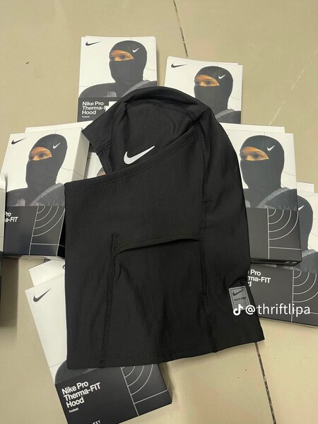 Nike Pro Therma-FIT Hood