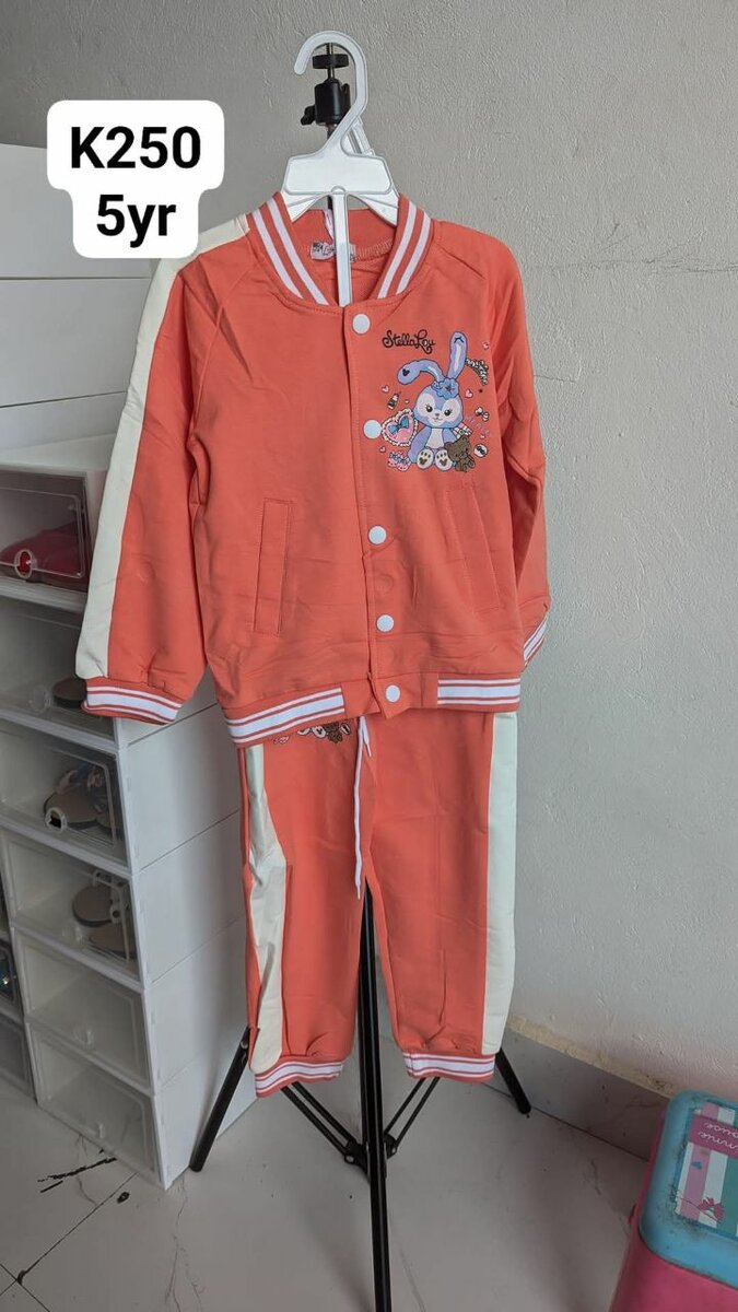 Kids tracksuits
