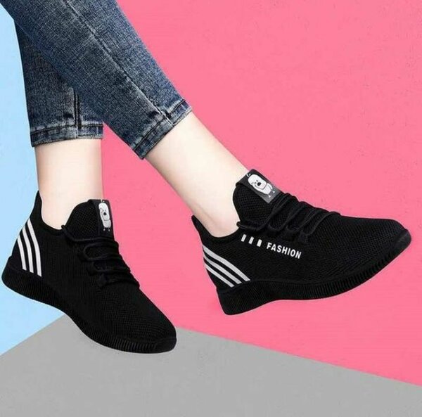 LADIES COMFORTABLE SNEAKERS