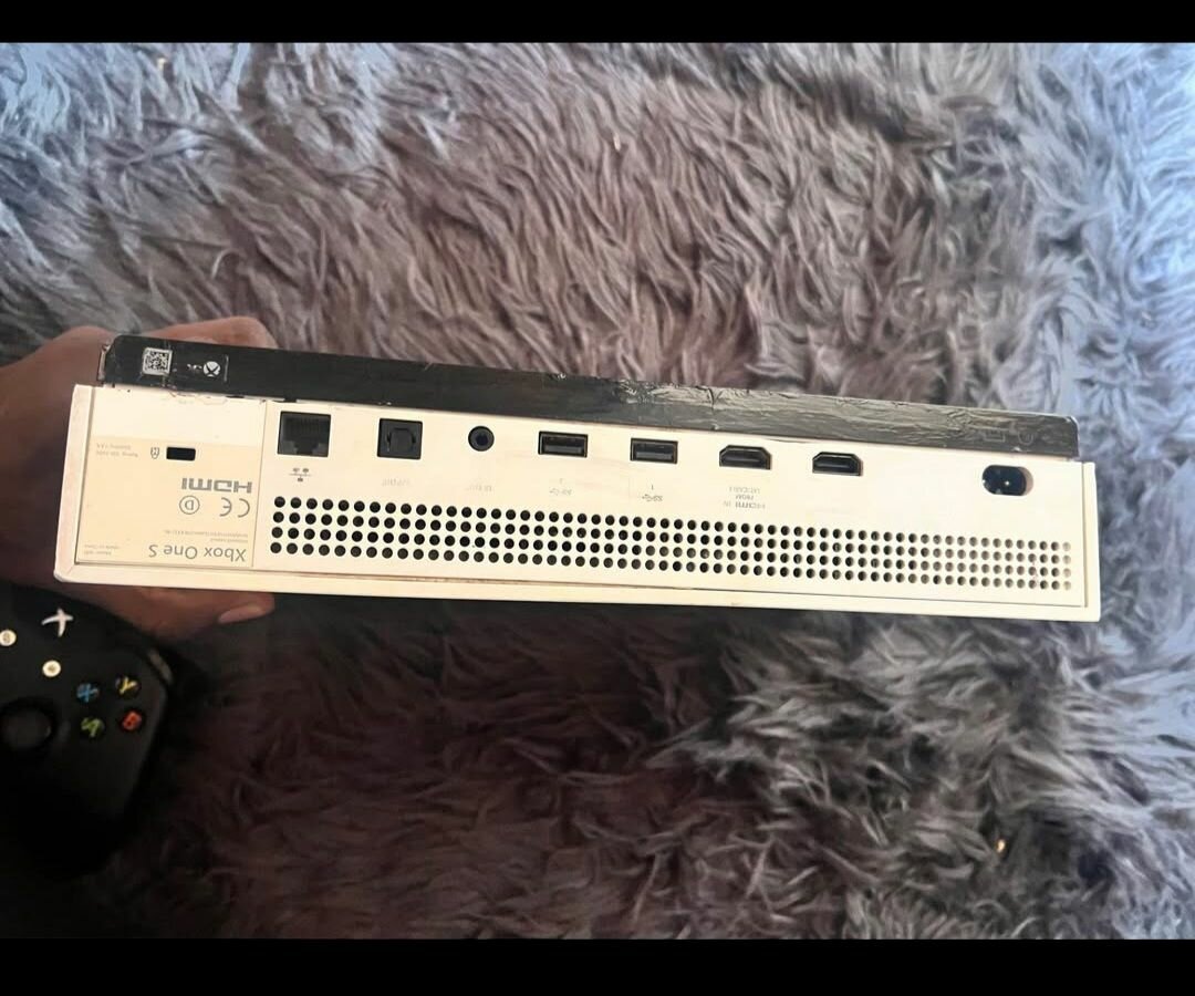 Xbox one S casi neuf