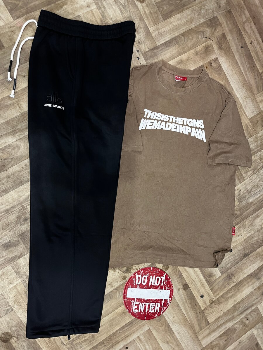 Ensemble de vêtements sportifs modernes