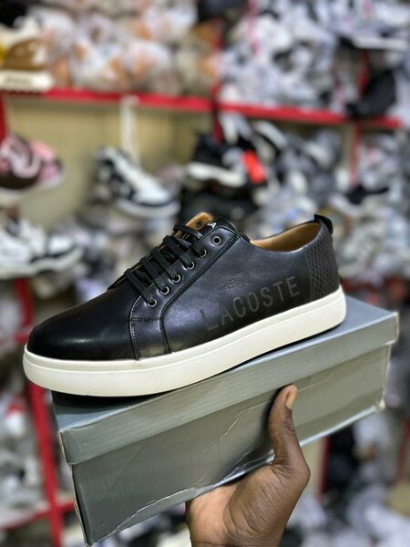 Sneaker en Cuir Homme Élégant