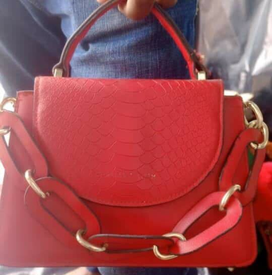 Sac à main tendance rouge