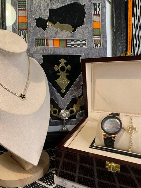 Luxury Quartz Wristwatch