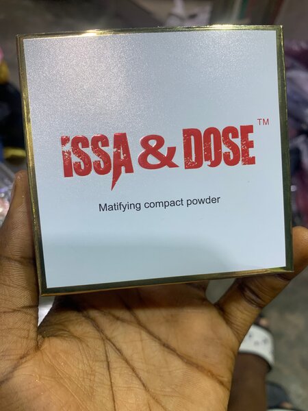 Issa & Dose Compact Powder
