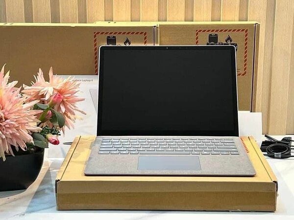 *Microsoft Surface Laptop 3*