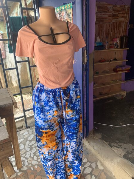 Pantalon akanra et petit haut