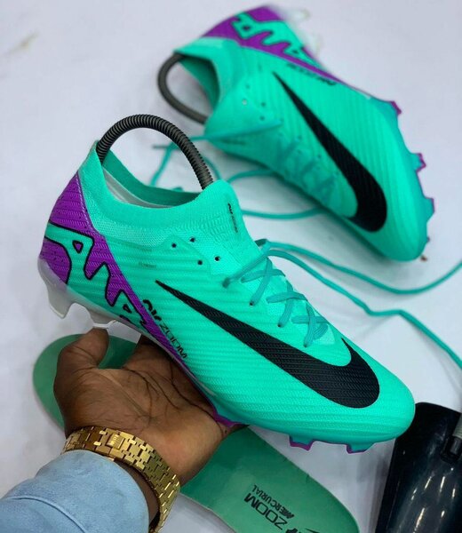 PAIRE DE MAGRE NIKE