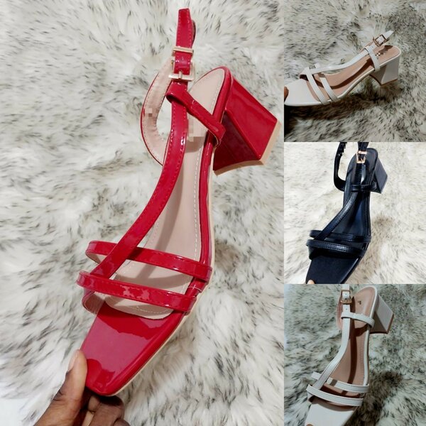 Sandales à talon carré chic