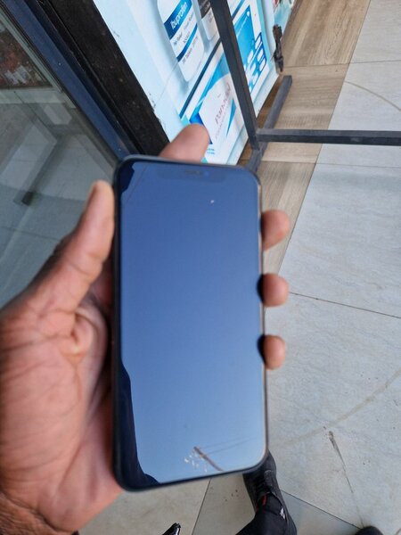 Iphone xr black