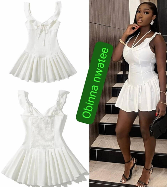 Robe Blanche Évasée Élégante