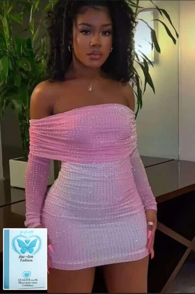 Robe élégante pailletée rose