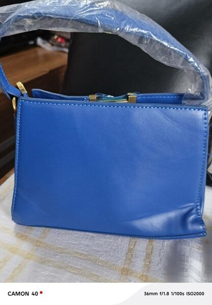 Sac à main bleu élégant