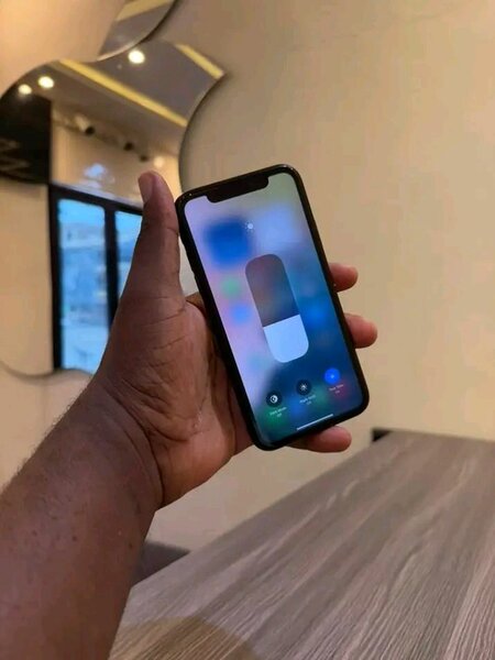 iPhone XR Noir 128 Go