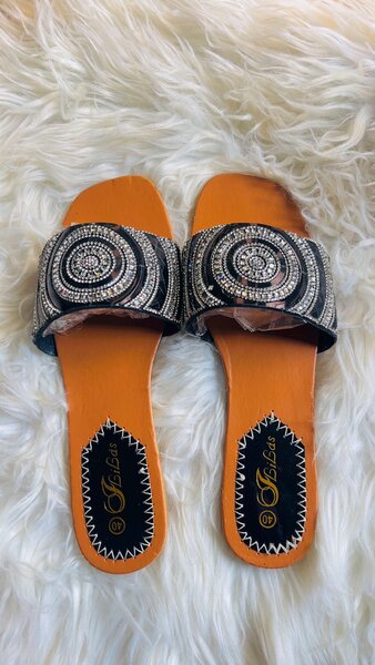 Sandales plates à motifs pour femme