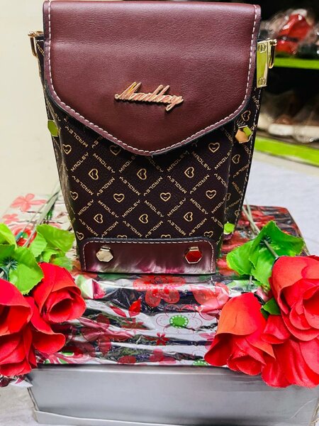 Sac à dos élégant brodé