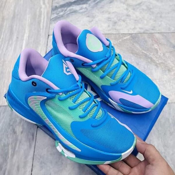 NIKE ZOOM FREAK 4