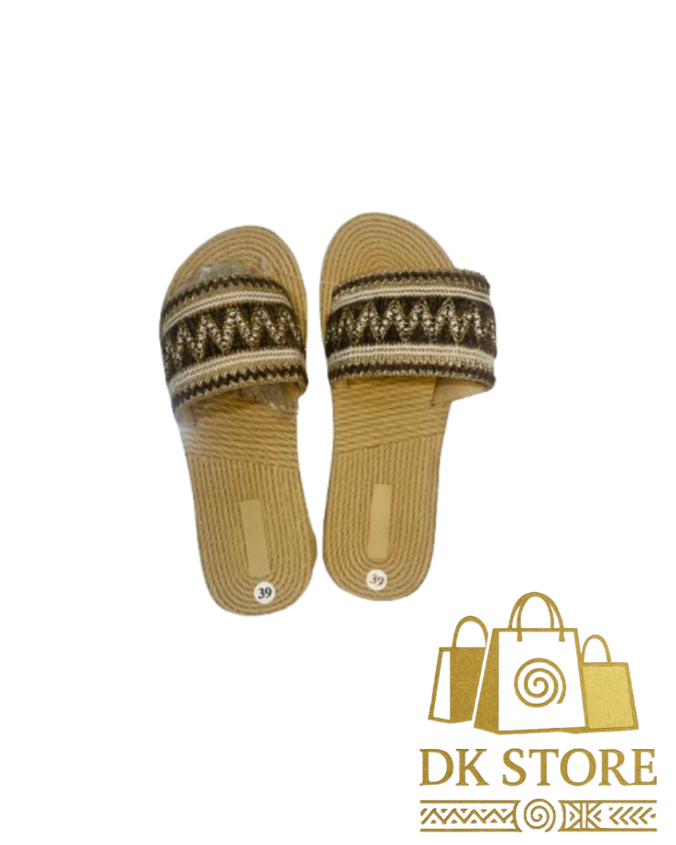 Sandales artisanales en paille