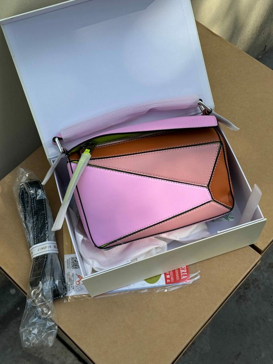 Сумочки LOEWE