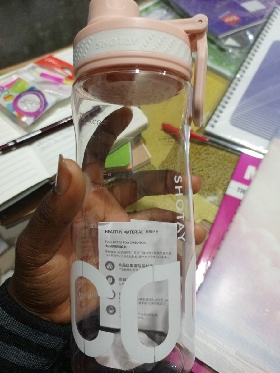 Bouteille d'eau en plastique 650ml