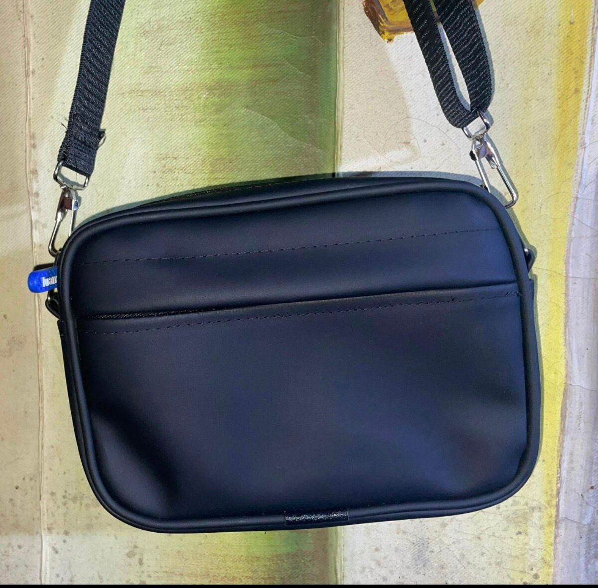 Sac bandoulière noir élégant