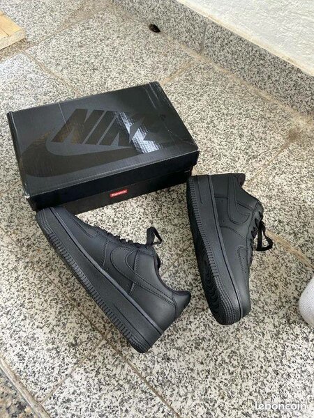 Chaussures Nike noires