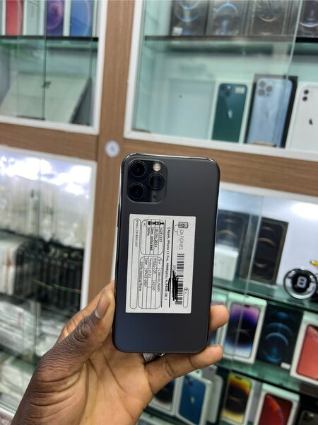 iPhone 11 Pro 64gb quasi neuf importé