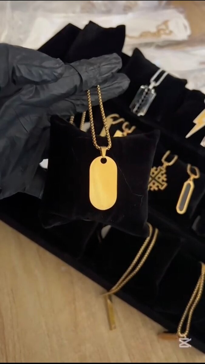 Collier en or avec pendentif personnalisé