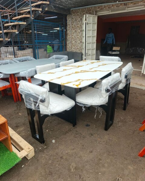 Ensemble table et chaises de salle à manger