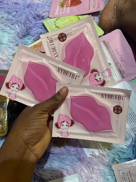 Lip mask