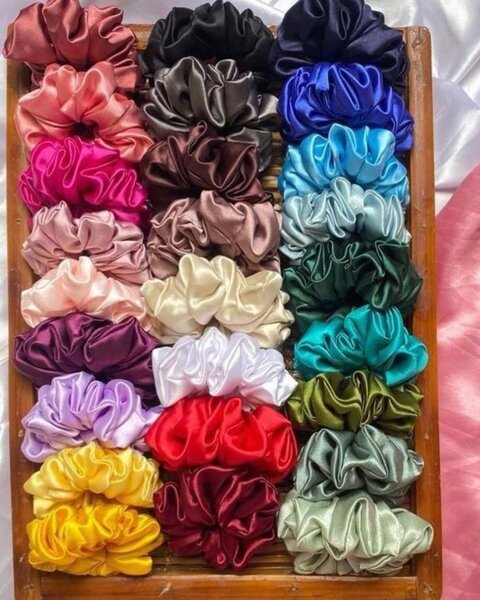 Chouchous en soie colorés