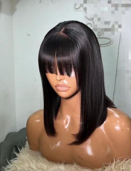 Perruques et vêtements