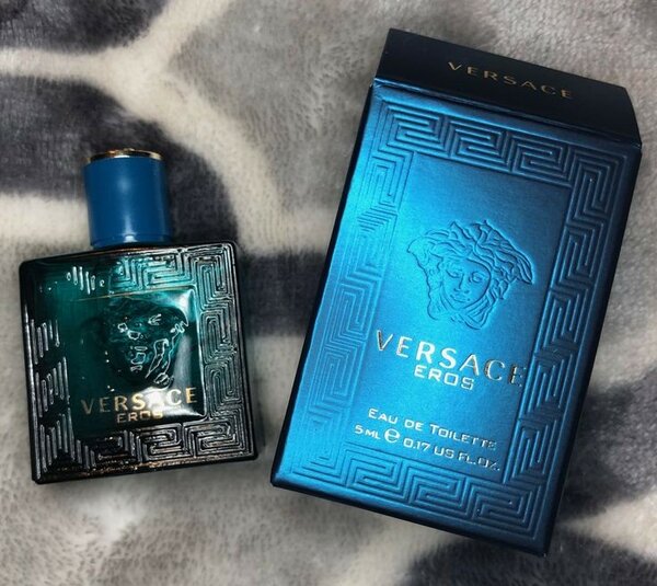 VERSACE perfume