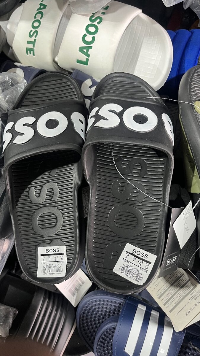 Claquettes BOSS élégantes homme