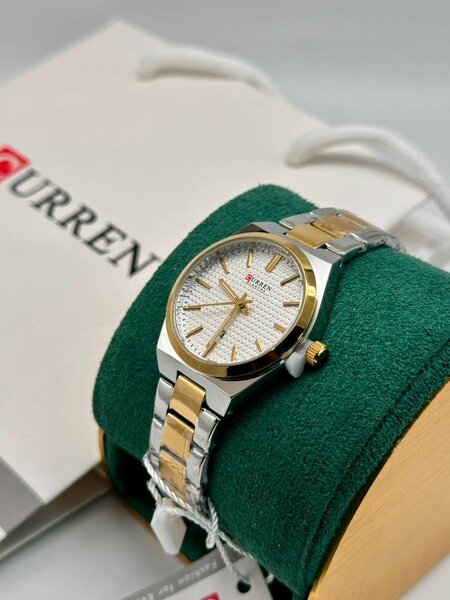 Montre élégante Curren dorée