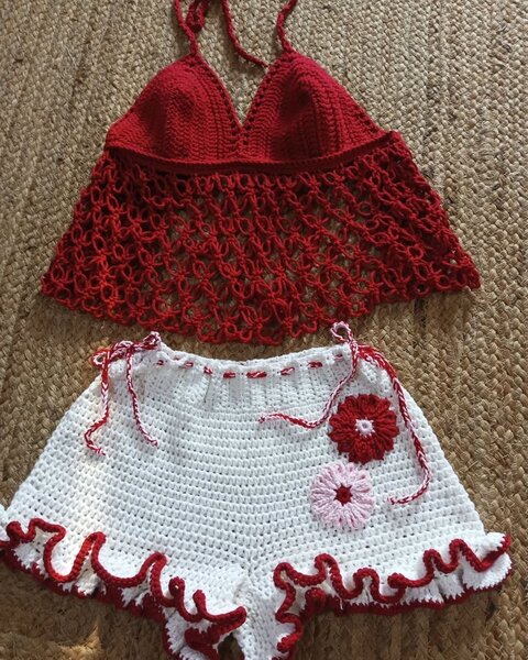 Ensemble bikini crochet rouge et blanc