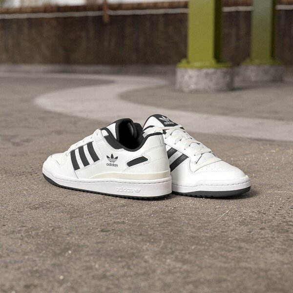 Adidas Forum Low Blanc et Noir