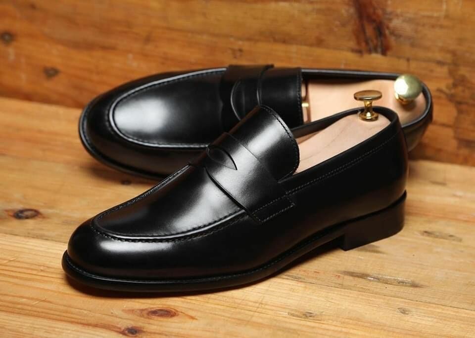 Chaussures habillées en cuir noir